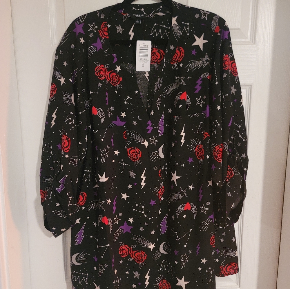 Torrid NWT Size 4 Harper Challis with 3/4 Sleeve & Purple/Red Celestial Design - Picture 3 of 4